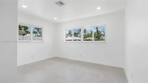 1611 NE 40th Place Oakland Park FL 33334
