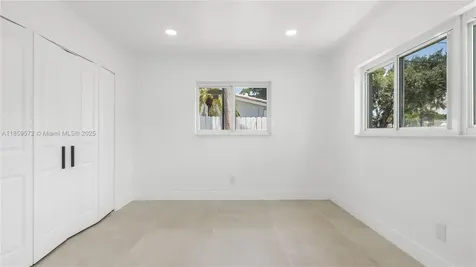 1611 NE 40th Place Oakland Park FL 33334