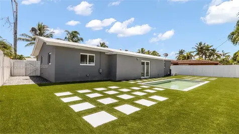 1611 NE 40th Place Oakland Park FL 33334