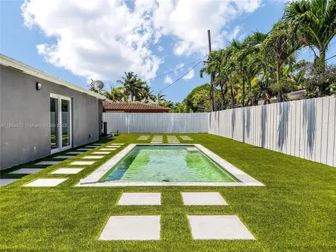 1611 NE 40th Place Oakland Park FL 33334