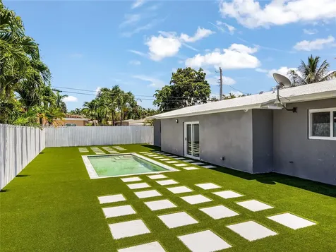 1611 NE 40th Place Oakland Park FL 33334