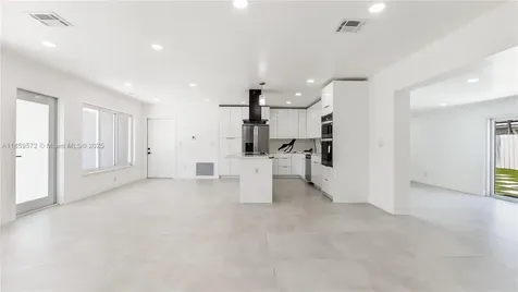 1611 NE 40th Place Oakland Park FL 33334