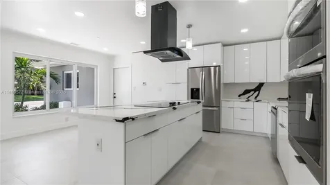 1611 NE 40th Place Oakland Park FL 33334
