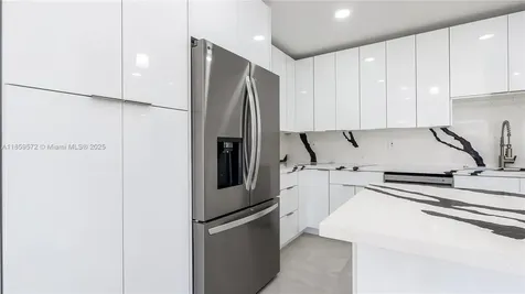 1611 NE 40th Place Oakland Park FL 33334