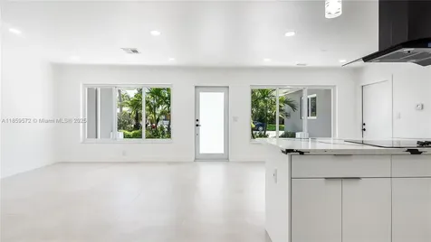 1611 NE 40th Place Oakland Park FL 33334