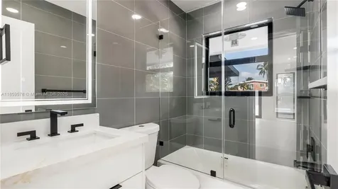 2417 NE 18th Avenue Wilton Manors FL 33305