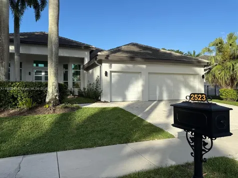 2523 Montclaire Circle Weston FL 33327