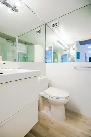 5601 Collins Avenue Miami Beach FL 33140