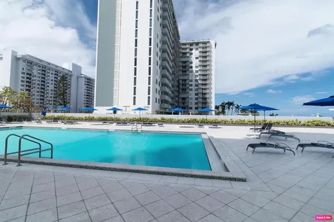 5601 Collins Avenue Miami Beach FL 33140