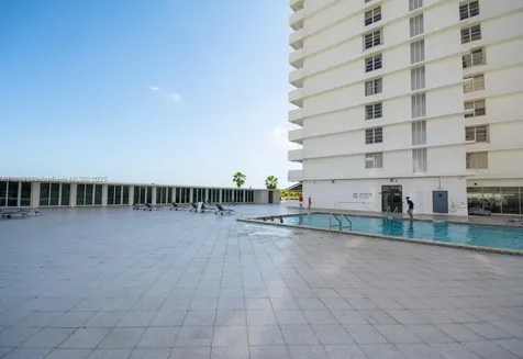 5601 Collins Avenue Miami Beach FL 33140
