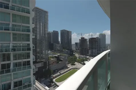 31 SE 5th Street Miami FL 33131
