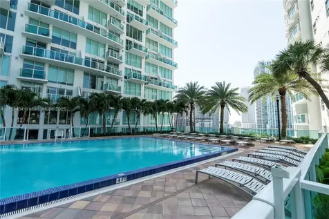 31 SE 5th Street Miami FL 33131