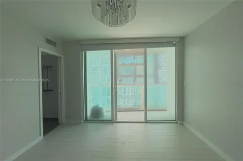 31 SE 5th Street Miami FL 33131