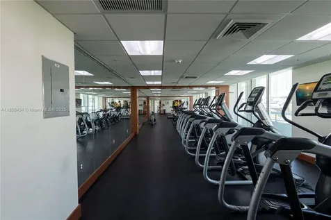 31 SE 5th Street Miami FL 33131