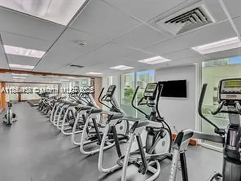 31 SE 5th Street Miami FL 33131