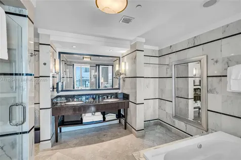 4391 Collins Avenue Miami Beach FL 33140