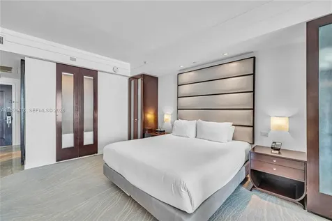 4391 Collins Avenue Miami Beach FL 33140