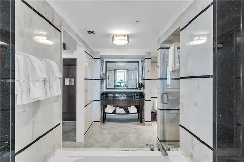 4391 Collins Avenue Miami Beach FL 33140