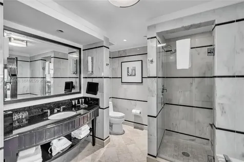 4391 Collins Avenue Miami Beach FL 33140