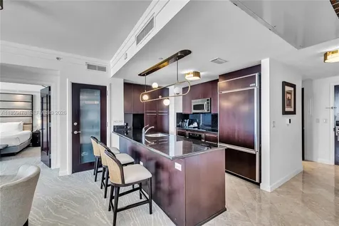 4391 Collins Avenue Miami Beach FL 33140