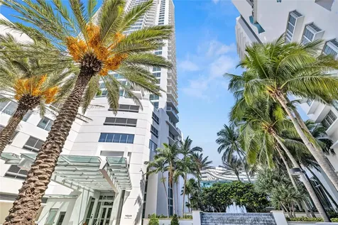4391 Collins Avenue Miami Beach FL 33140