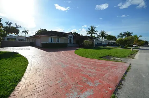 2700 SW 113th Avenue Miami FL 33165