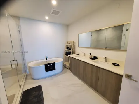 17550 Collins Avenue Sunny Isles Beach FL 33160