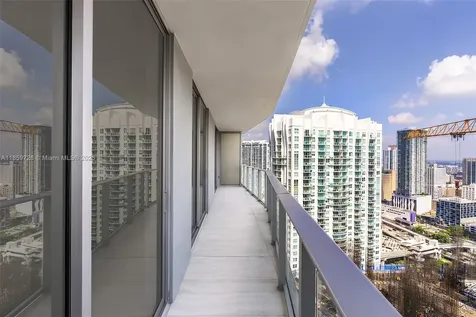 77 SE 5th Street Miami FL 33131