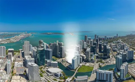 77 SE 5th Street Miami FL 33131