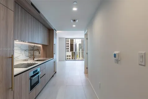 77 SE 5th Street Miami FL 33131
