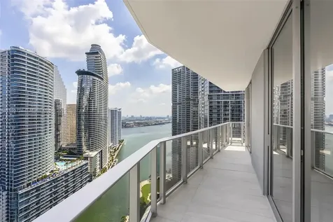 77 SE 5th Street Miami FL 33131