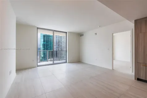 77 SE 5th Street Miami FL 33131