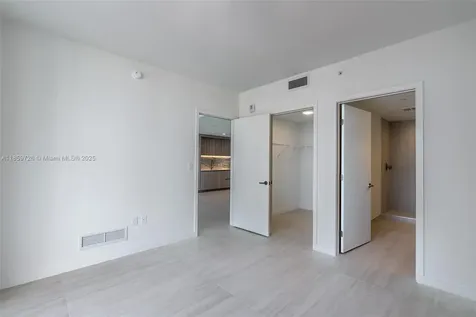 77 SE 5th Street Miami FL 33131