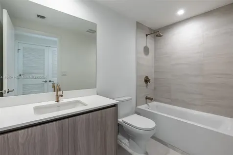 77 SE 5th Street Miami FL 33131