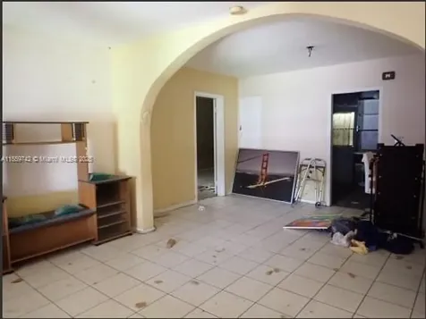 516 NW 4th Avenue Hallandale Beach FL 33009