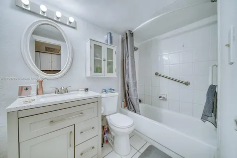 19201 Collins Avenue Sunny Isles Beach FL 33160