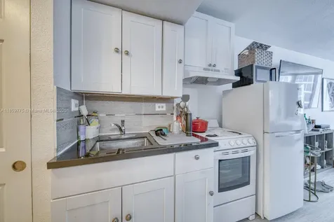 19201 Collins Avenue Sunny Isles Beach FL 33160