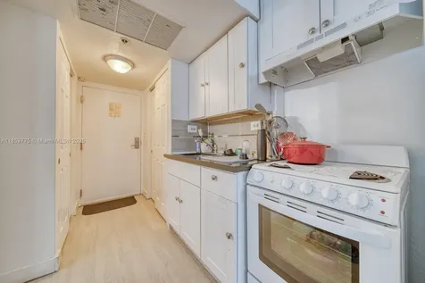 19201 Collins Avenue Sunny Isles Beach FL 33160