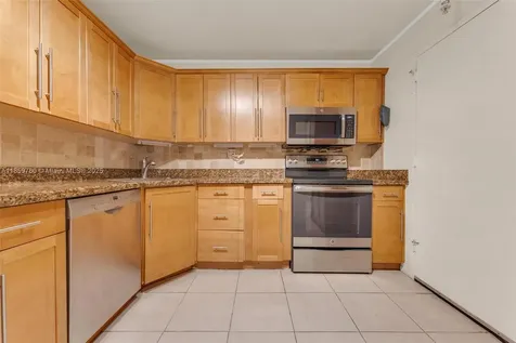 2780 NE 183rd Street Aventura FL 33160