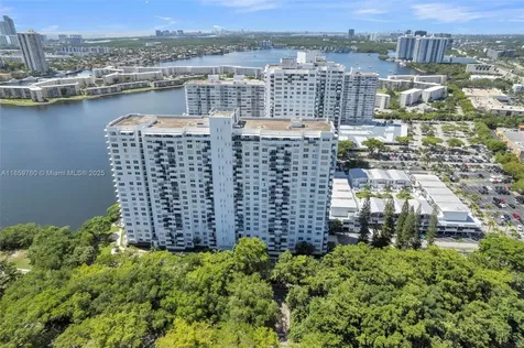 2780 NE 183rd Street Aventura FL 33160