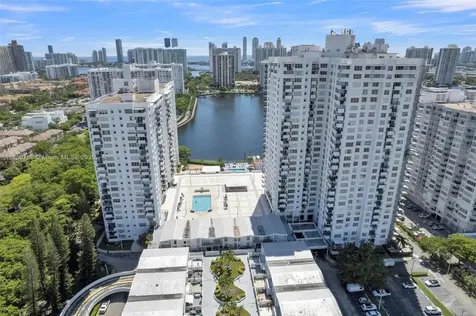 2780 NE 183rd Street Aventura FL 33160