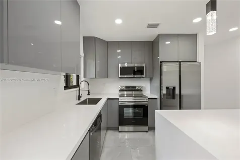 1095 NE 156th Street North Miami Beach FL 33162