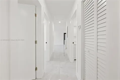 1095 NE 156th Street North Miami Beach FL 33162