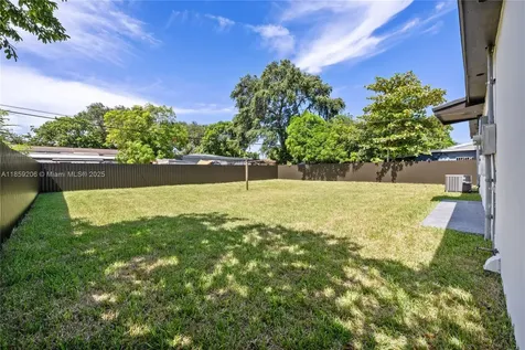 1095 NE 156th Street North Miami Beach FL 33162