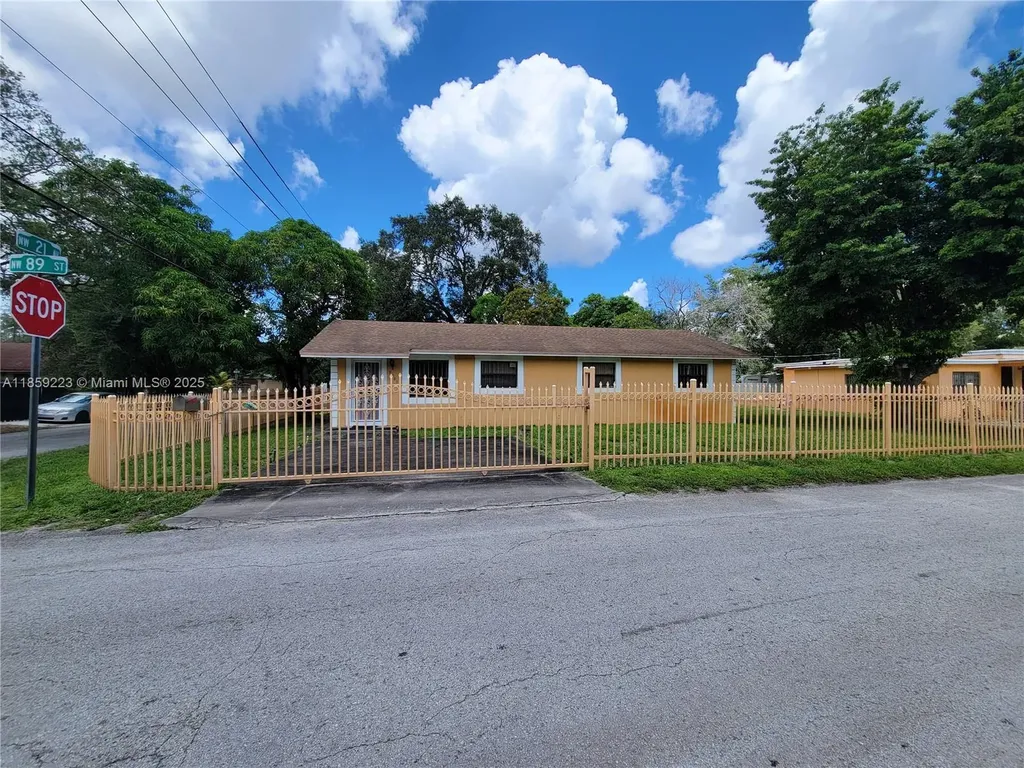 8901 NW 21st Avenue Miami FL 33147
