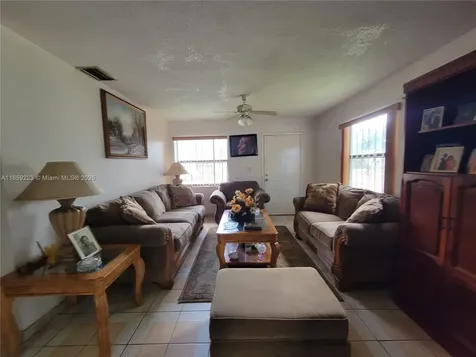 8901 NW 21st Avenue Miami FL 33147