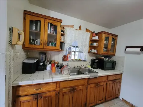 8901 NW 21st Avenue Miami FL 33147