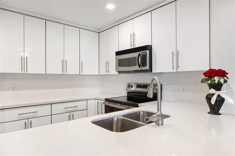 1110 SW 125th Avenue Pembroke Pines FL 33027