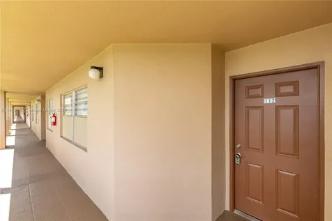 1110 SW 125th Avenue Pembroke Pines FL 33027