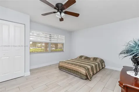 1110 SW 125th Avenue Pembroke Pines FL 33027
